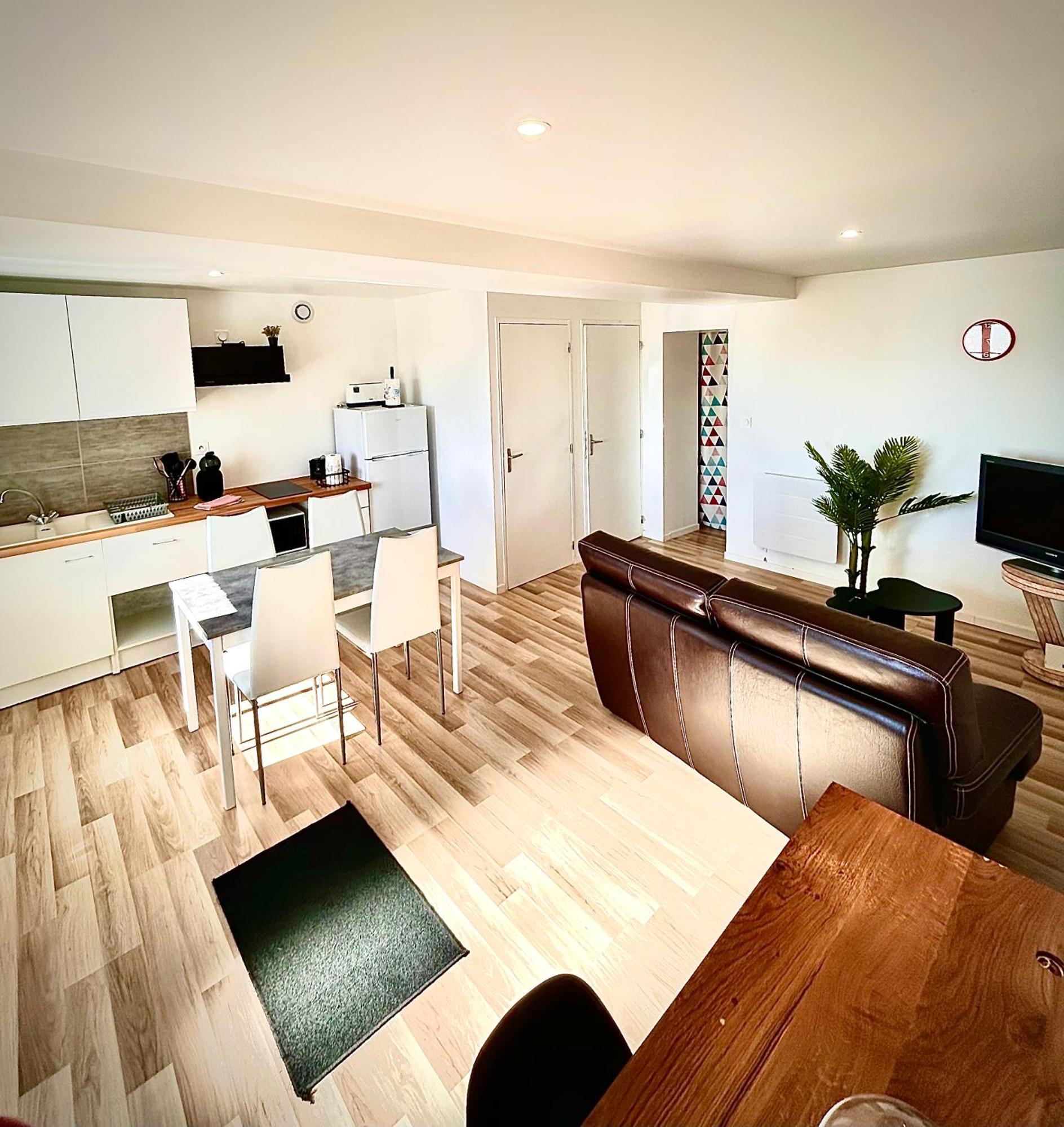 Chaleureux T2 Meuble 5Mn Alencon Apartment Cuissai Exterior photo